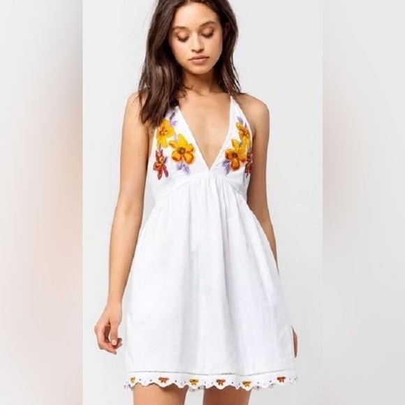 Free People Love and Flowers Dress in White - Picture 5 of 16